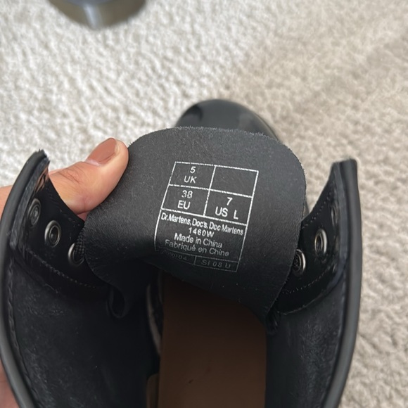 DR. Martens - Black Shiney Leather Size 7 US - Picture 6 of 6